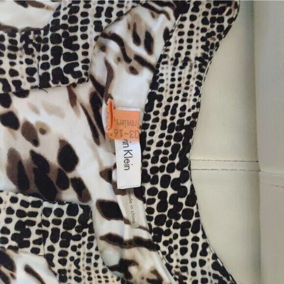 Super cute Calvin Klein rayon and Lycra dress. Sz. M - Picture 5 of 5